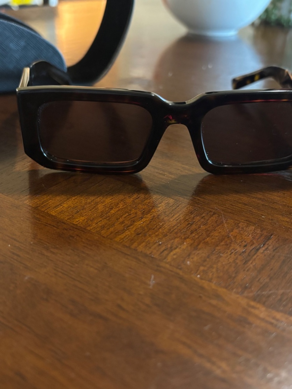 Prada sunglasses - Picture 3 of 6